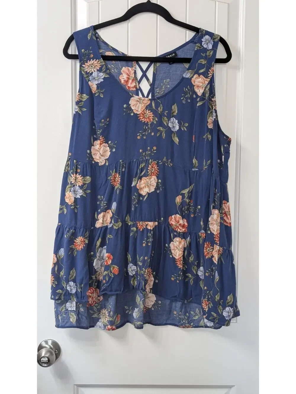 Torrid Blue Floral V-Neck Sleeveless Criss-Cross Tank Top 2 Plus - Picture 1 of 4